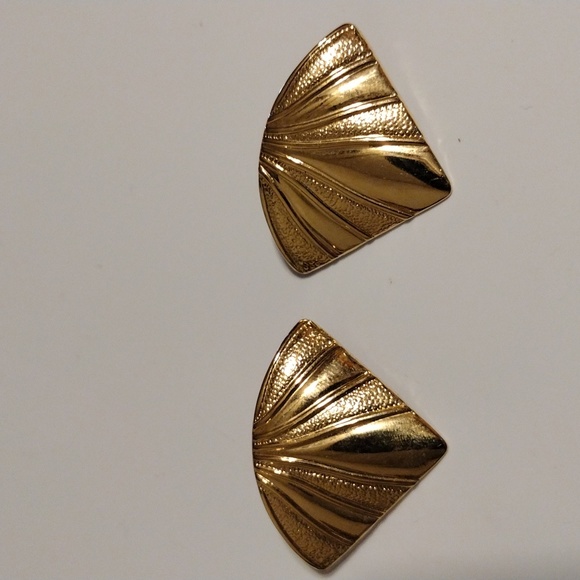 Avon Jewelry - Vintage signed Avon pierced earrings 1986 golden rays textured fan.